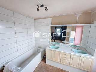 Bureaux et commerces 4 pièces