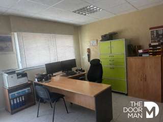 Bureaux et commerces 4 pièces