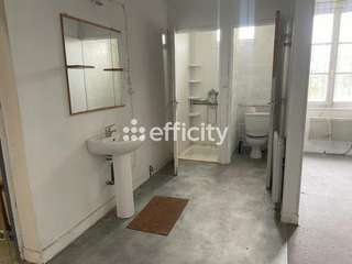 Bureaux et commerces 4 pièces