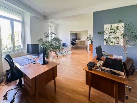 Bureaux et commerces 9 pièces