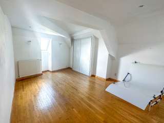 Bureaux et commerces 9 pièces