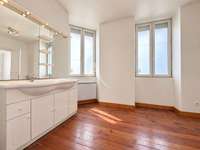 Bureaux et commerces 4 pièces