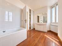 Bureaux et commerces 4 pièces