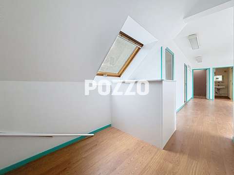 Bureaux et commerces 4 pièces