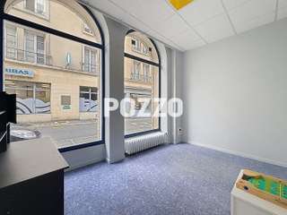 Bureaux et commerces 6 pièces