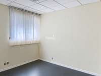 Bureaux et commerces 6 pièces