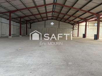 Vente Bureaux et commerces 1950 m&sup2;Craon