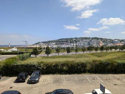 Bureaux et commerces 5 pièces