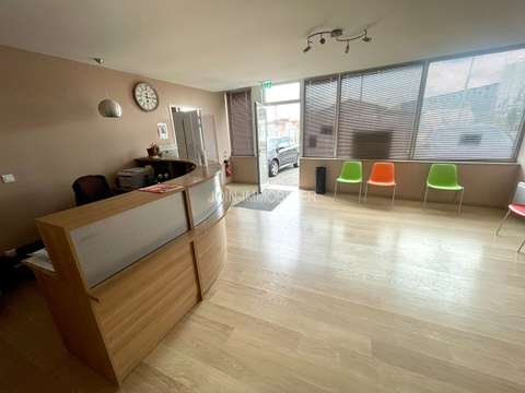 Bureaux et commerces 5 pièces
