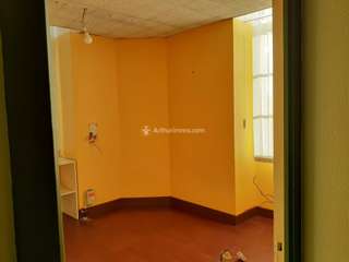 Bureaux et commerces 4 pièces