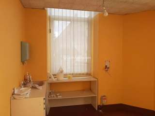 Bureaux et commerces 4 pièces