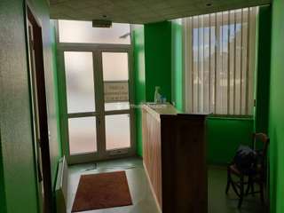 Bureaux et commerces 4 pièces