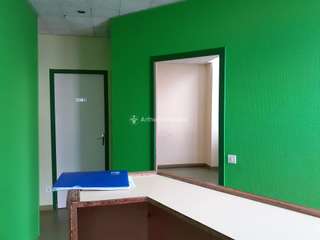 Bureaux et commerces 4 pièces