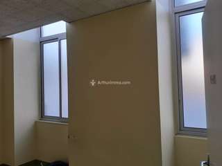 Bureaux et commerces 4 pièces
