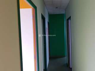 Bureaux et commerces 4 pièces