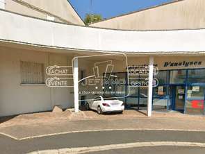 Vente Bureaux et commerces 542 m&sup2;Doue-la-Fontaine