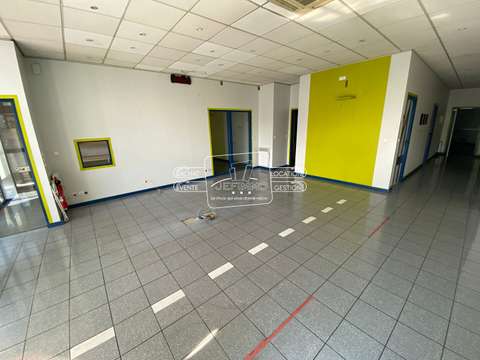 Bureaux et commerces 15 pièces