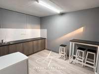 Bureaux et commerces 8 pièces