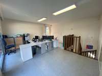 Bureaux et commerces 5 pièces