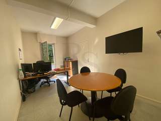 Bureaux et commerces 5 pièces