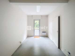 Bureaux et commerces 4 pièces