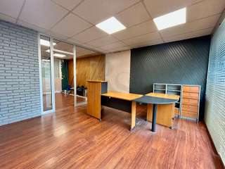 Bureaux et commerces 6 pièces