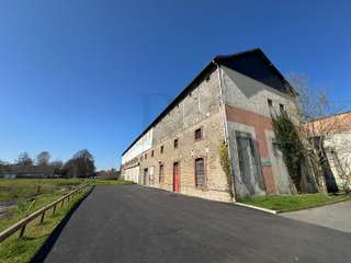 Bureaux et commerces 8 pièces