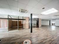 Bureaux et commerces 18 pièces