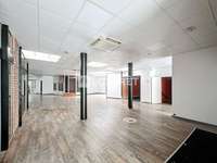 Bureaux et commerces 18 pièces