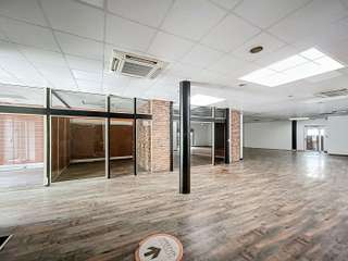 Bureaux et commerces 18 pièces