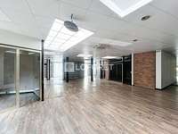 Bureaux et commerces 18 pièces