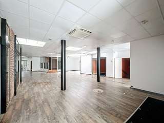 Bureaux et commerces 18 pièces