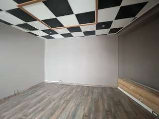 Bureaux et commerces 18 pièces