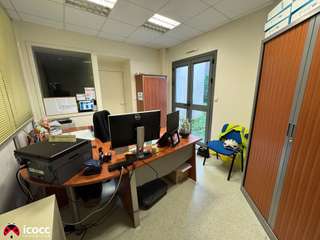 Bureaux et commerces 15 pièces