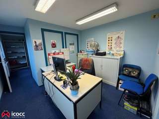 Bureaux et commerces 15 pièces