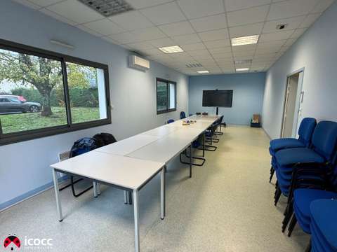 Bureaux et commerces 15 pièces