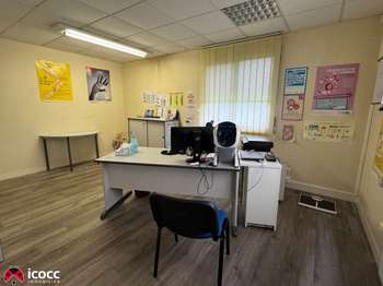 Bureaux et commerces 15 pièces Bureaux et commerces 15 pièces