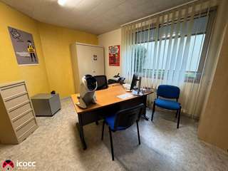 Bureaux et commerces 15 pièces