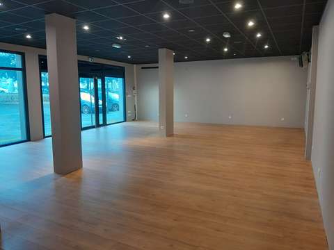 Bureaux et commerces Fougères 35