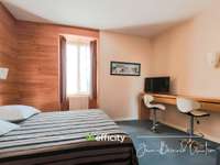 Bureaux et commerces 32 pièces