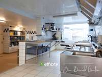 Bureaux et commerces 32 pièces