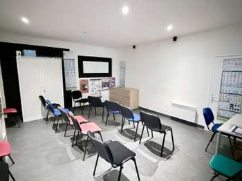 Bureaux et commerces 2 pièces