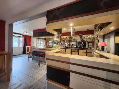 Bureaux et commerces 13 pièces