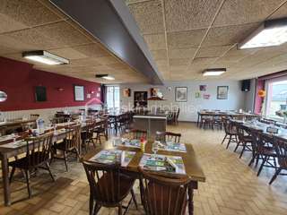 Bureaux et commerces 13 pièces