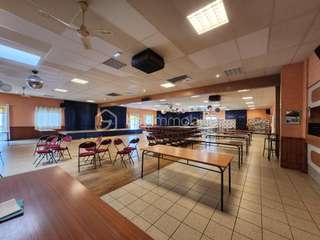 Bureaux et commerces 13 pièces