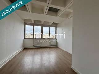 Bureaux et commerces 6 pièces