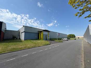 Vente Bureaux et commerces 1250 m&sup2;Ifs