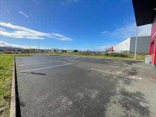 Bureaux et commerces 4 pièces