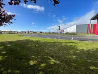 Bureaux et commerces 4 pièces