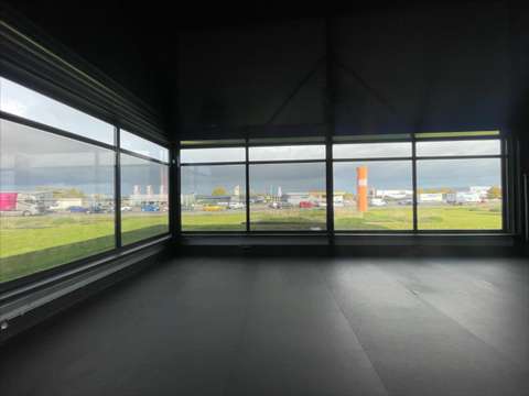 Bureaux et commerces 4 pièces